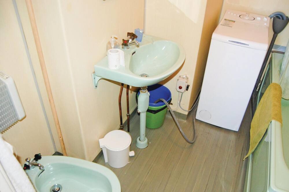 Photo of Bathroom in Algaras