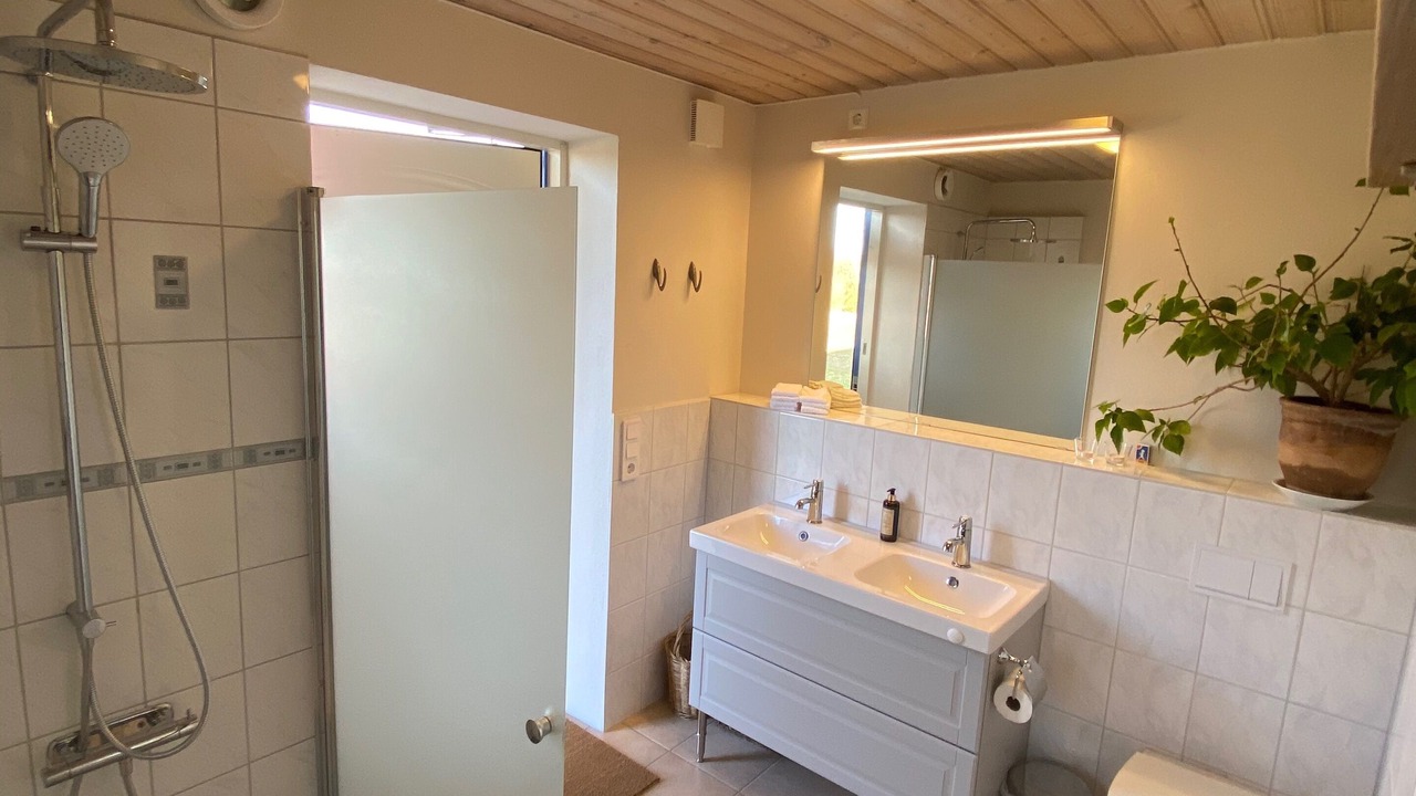 Photo of Bathroom in Listarum