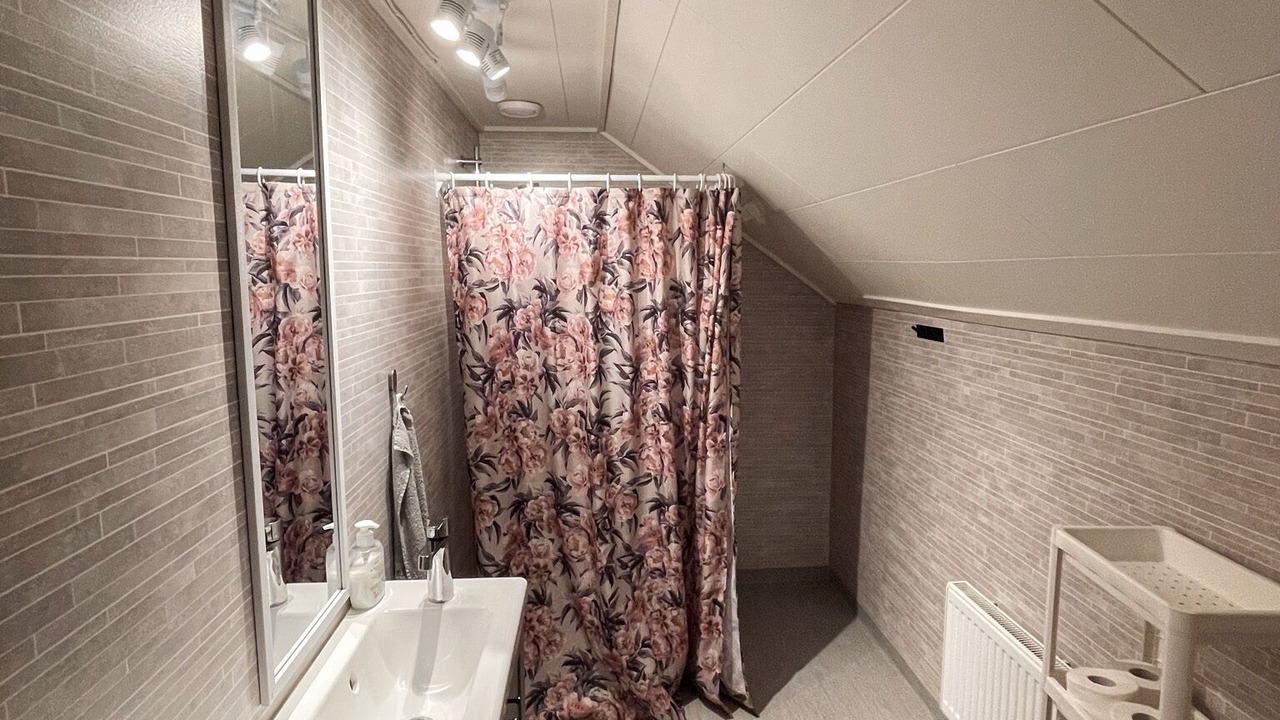 Photo of Bathroom in Gavunda