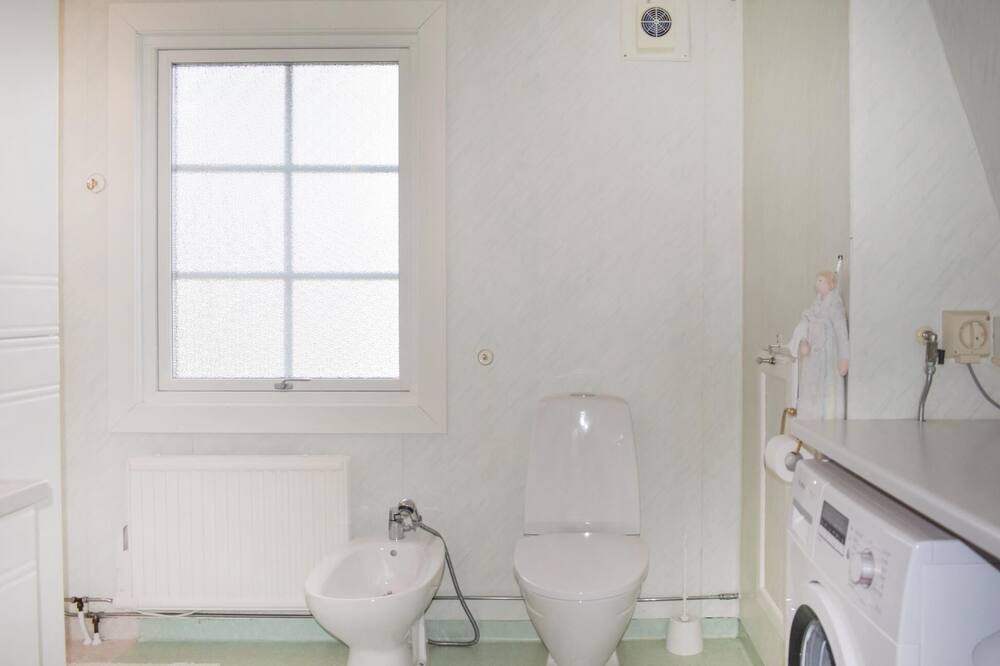 Photo of Bathroom in Hallevik