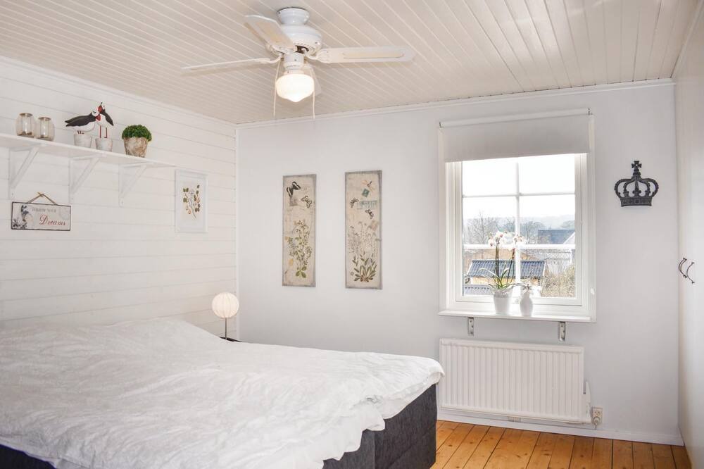 Photo of Bedroom in Hallevik