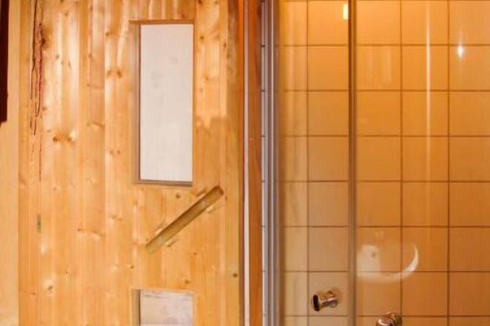 Photo of Bathroom in Salen
