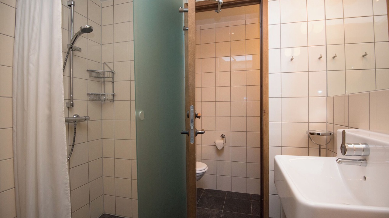 Photo of Bathroom in Salen