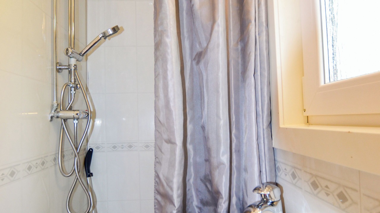 Photo of Bathroom in Arjang
