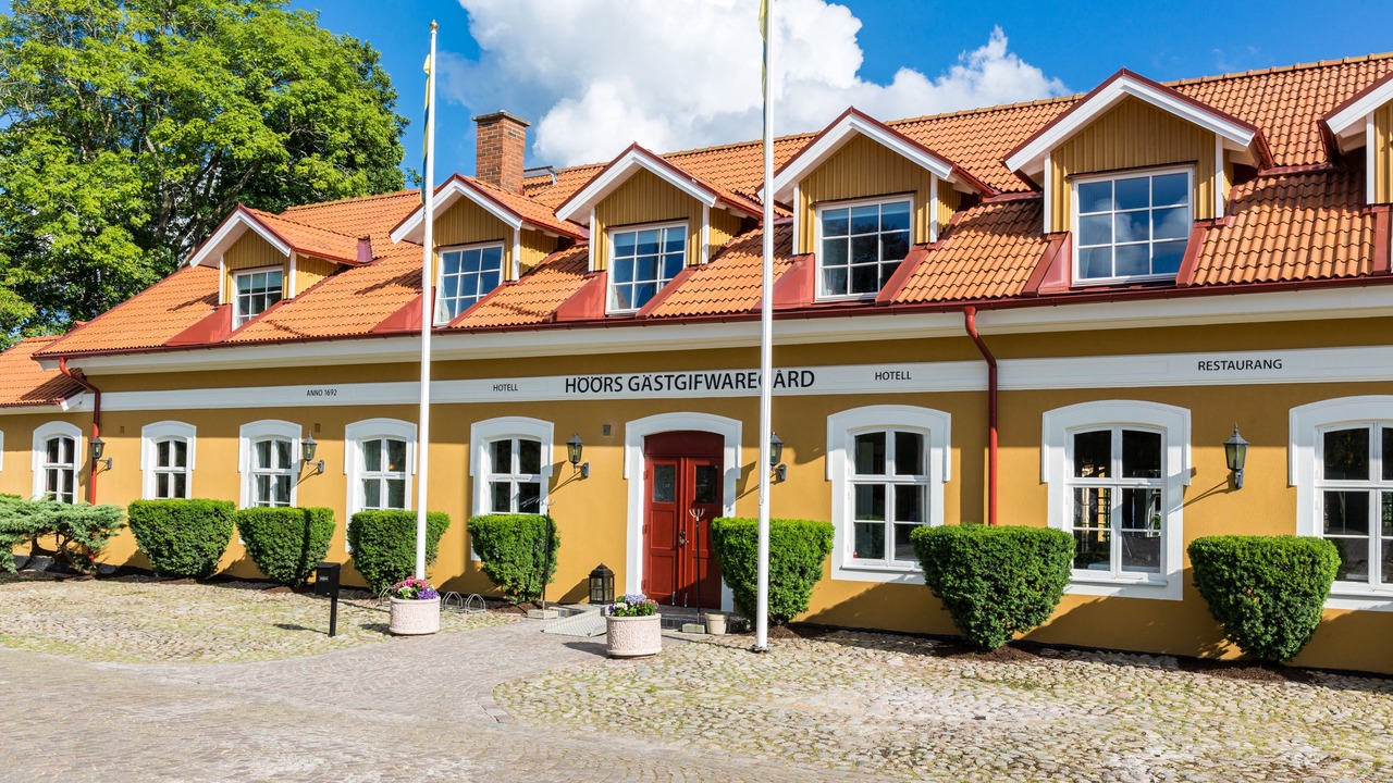 Photo of Buildings in Hoor