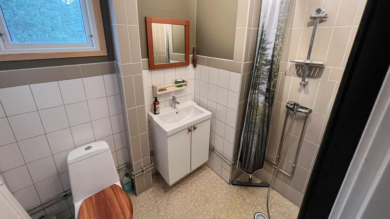 Photo of Bathroom in Grasmark