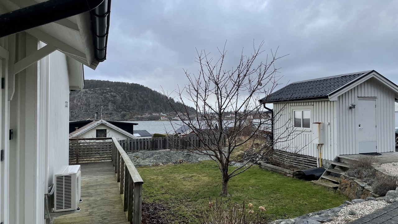 Photo of Outdoor in Kode