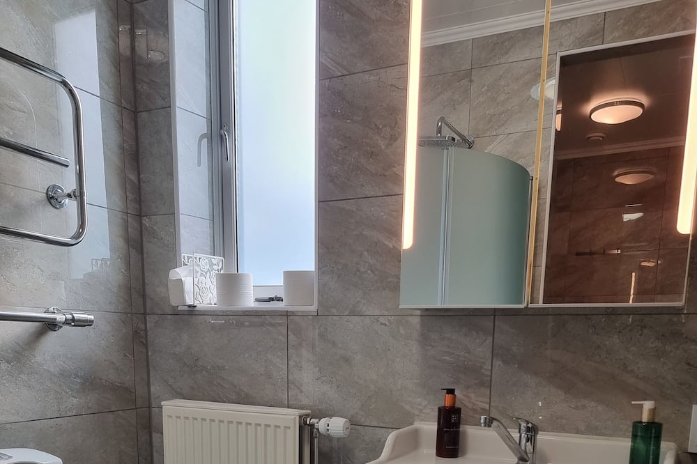 Photo of Bathroom in Hindby