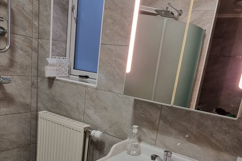 Photo of Bathroom in Hindby