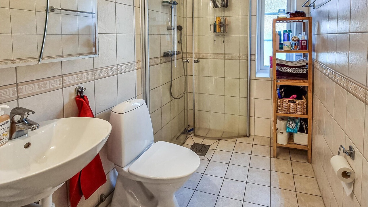 Photo of Bathroom in Roennaeng