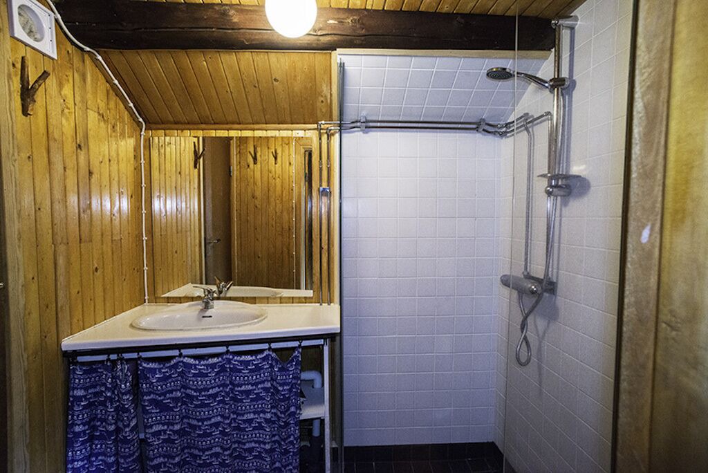 Photo of Bathroom in Undersaker