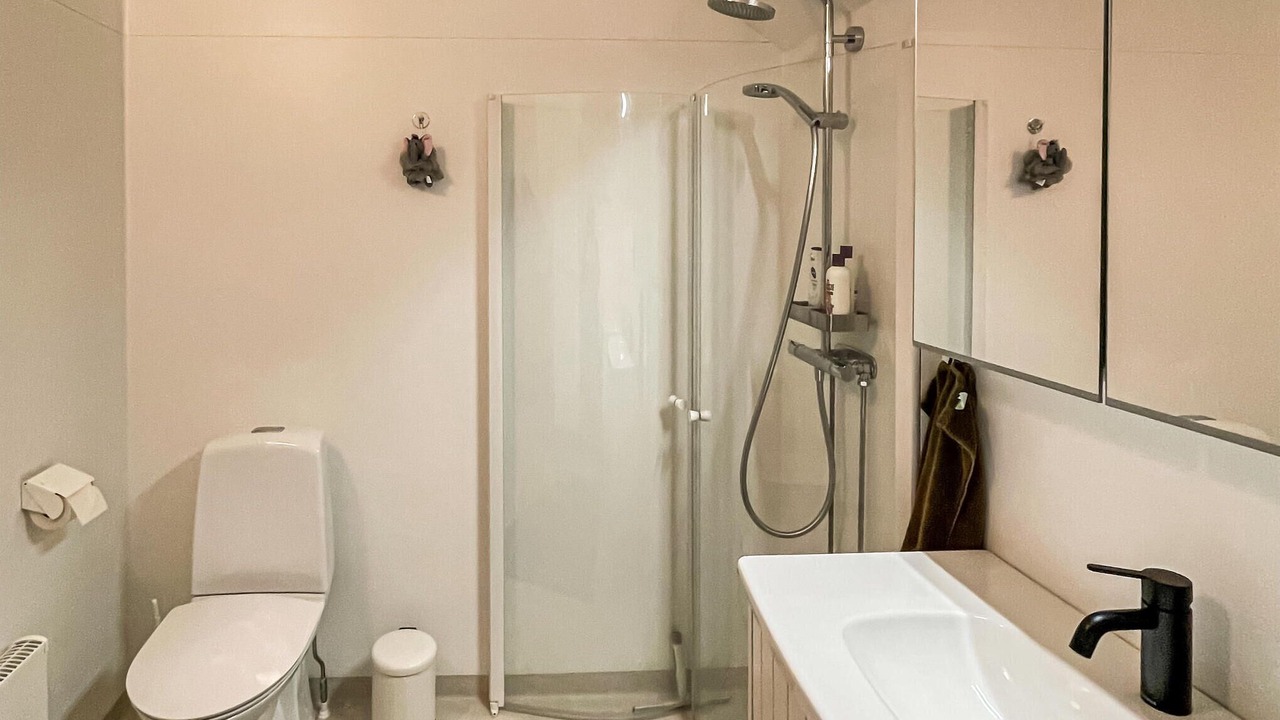 Photo of Bathroom in Monsteras