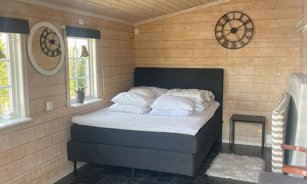 Photo of Bedroom in Undersaker