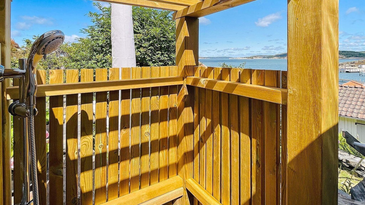 Photo of Outdoor in Kode