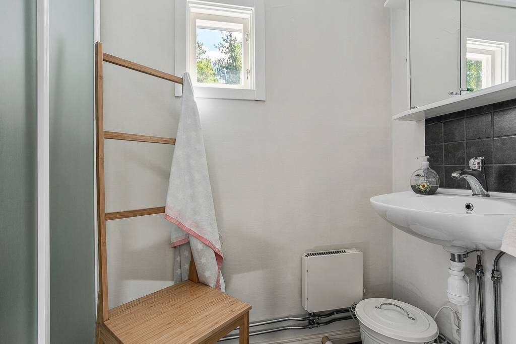 Photo of Bathroom in Vase