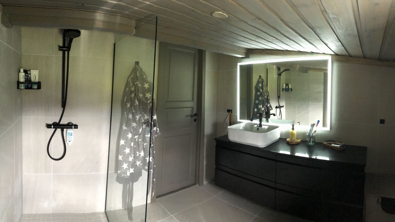 Photo of Bathroom in Hol Municipality