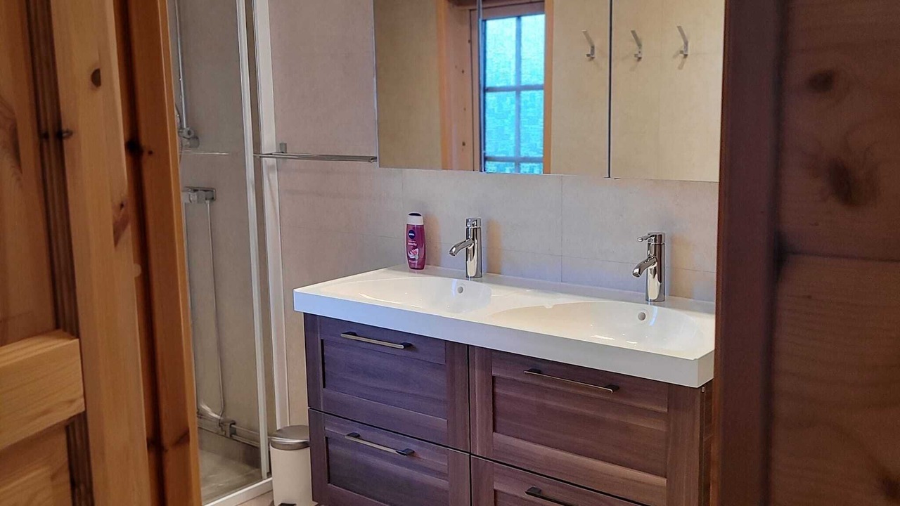 Photo of Bathroom in Undersaker