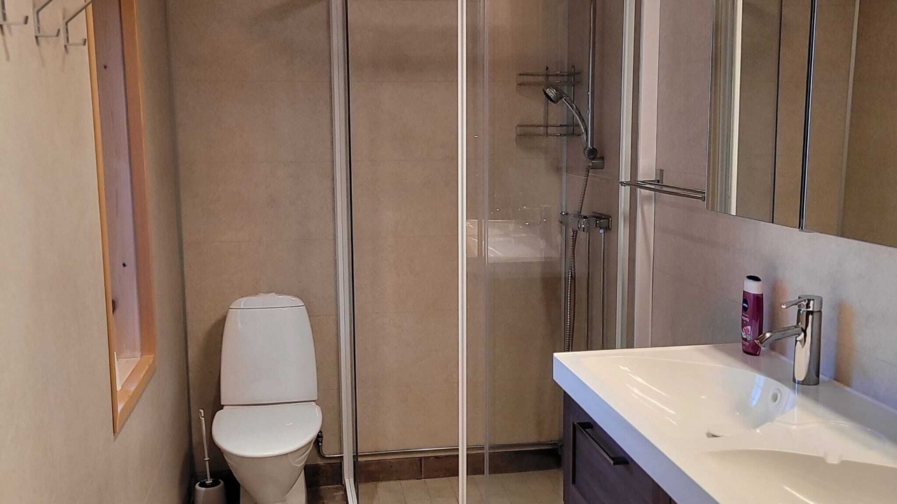 Photo of Bathroom in Undersaker