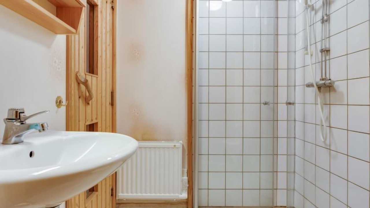 Photo of Bathroom in Salen