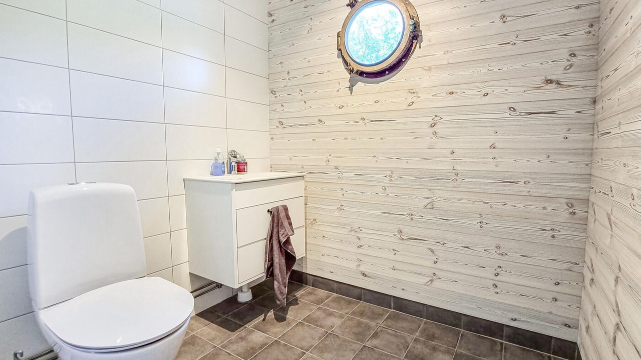 Photo of Bathroom in Karna