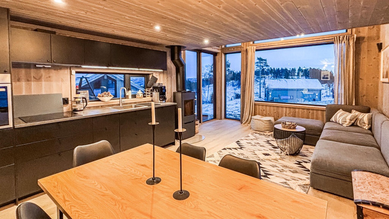 Photo of Others in B