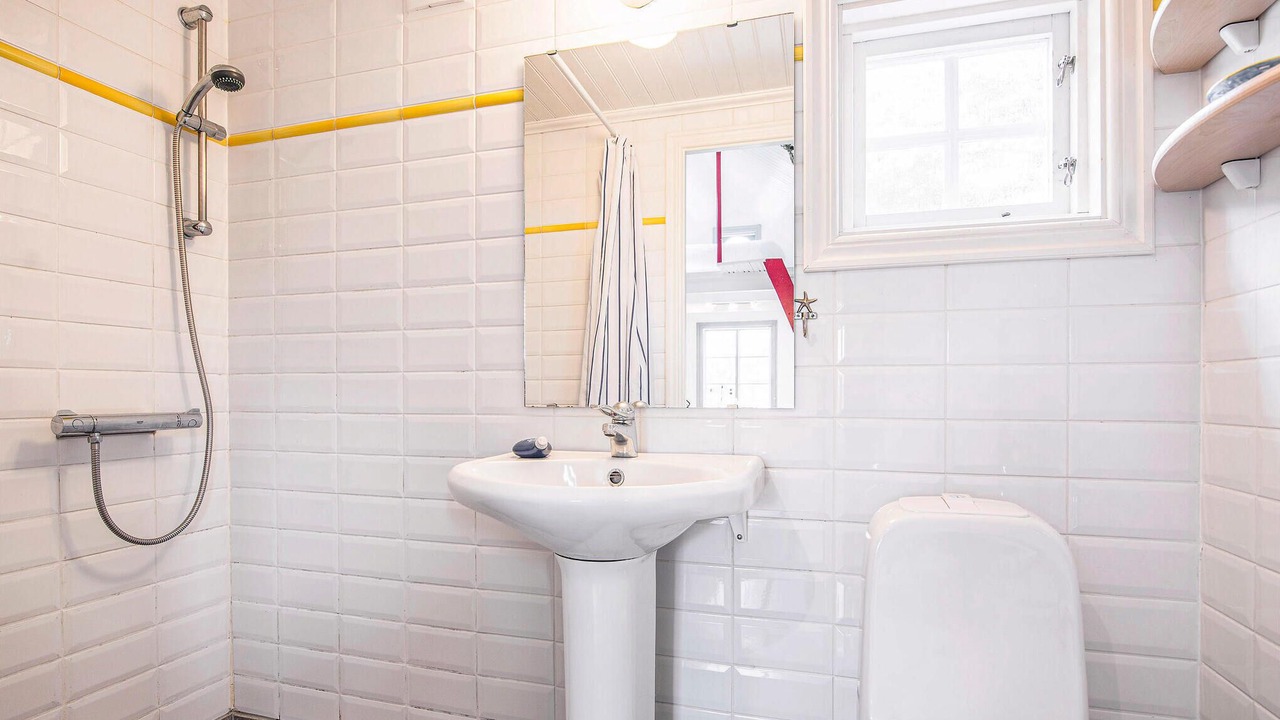 Photo of Bathroom in Karingon