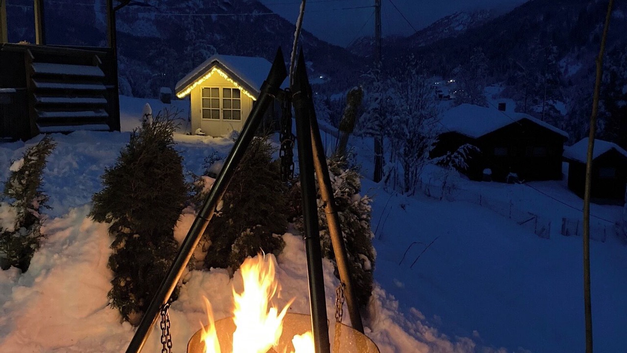 Photo of Outdoor in Luster