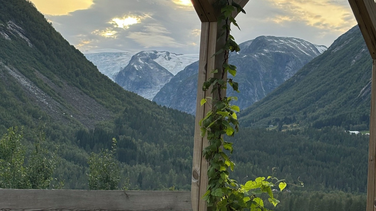 Photo of Outdoor in Luster