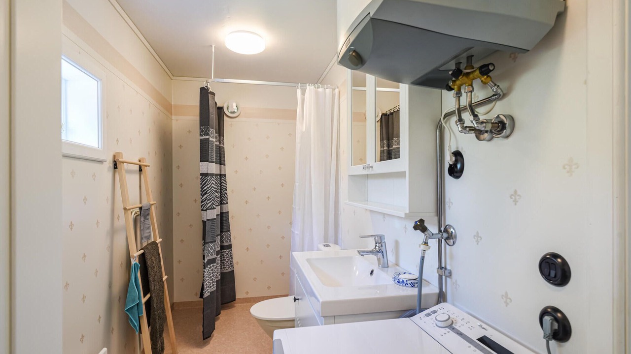 Photo of Bathroom in Lur