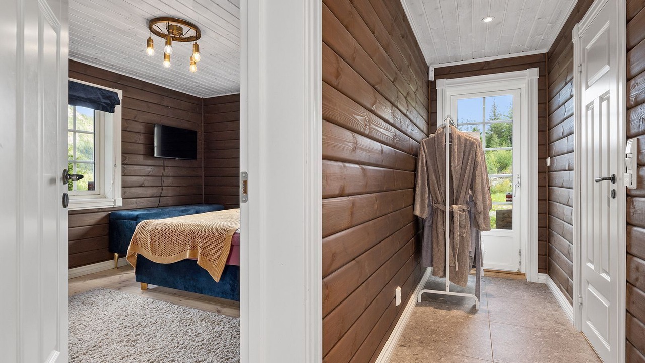 Photo of Bedroom in B
