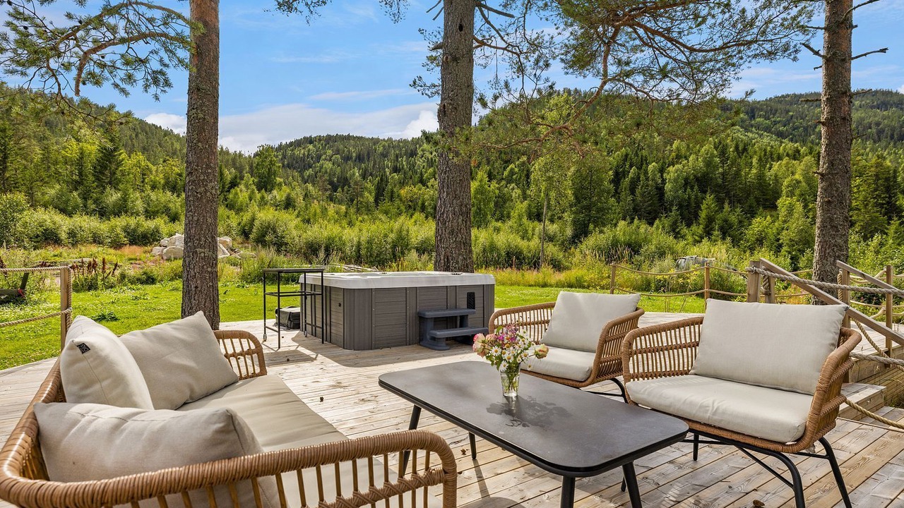Photo of Outdoor in B