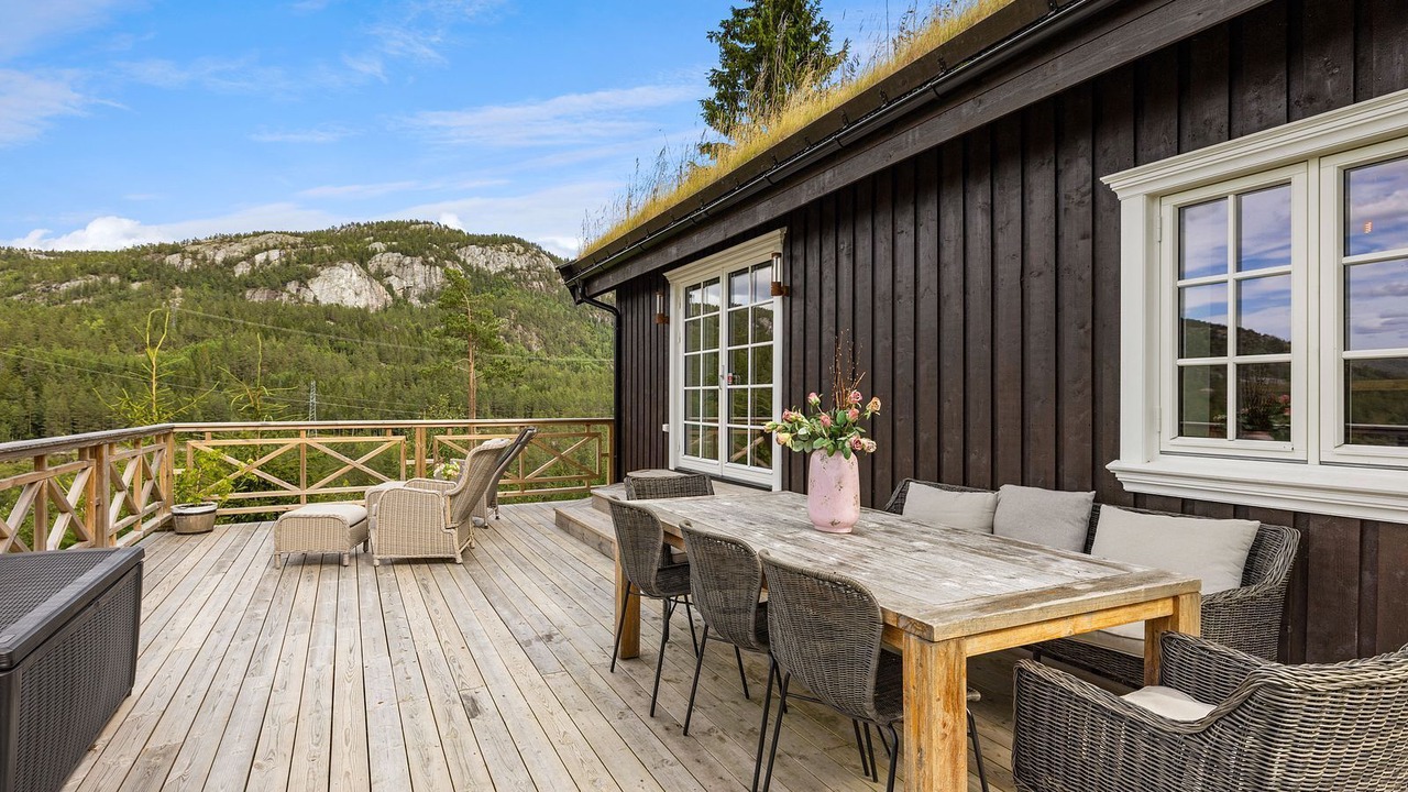 Photo of Outdoor in B