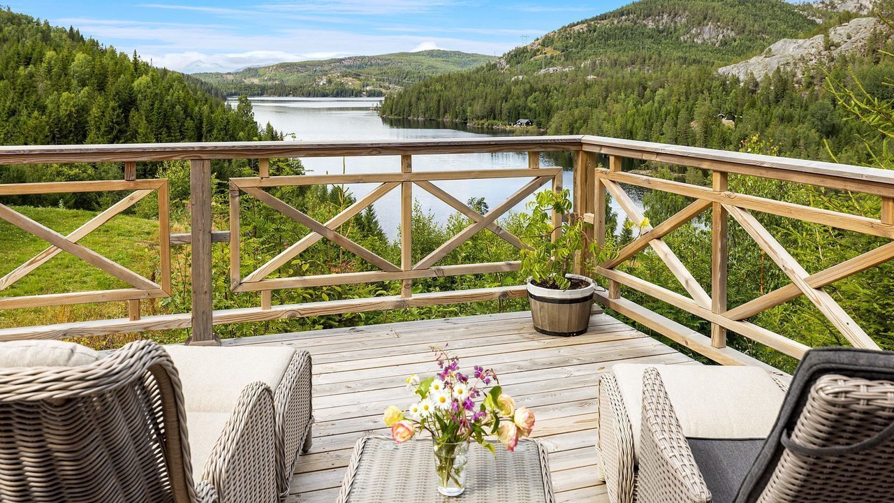 Photo of Outdoor in B