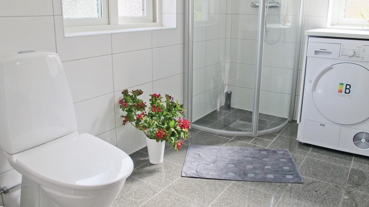 Photo of Bathroom in Hamburgsund