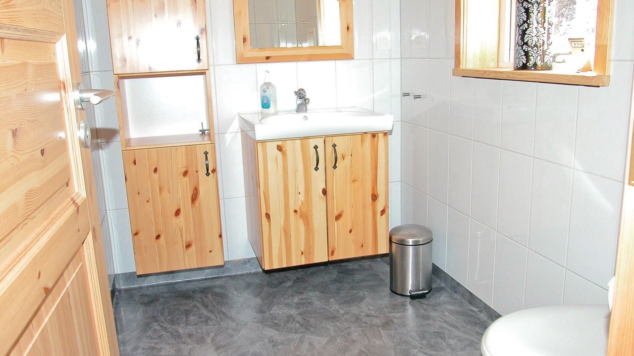 Photo of Bathroom in Salen