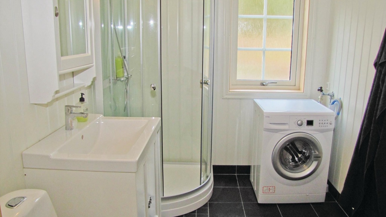 Photo of Bathroom in Arjang