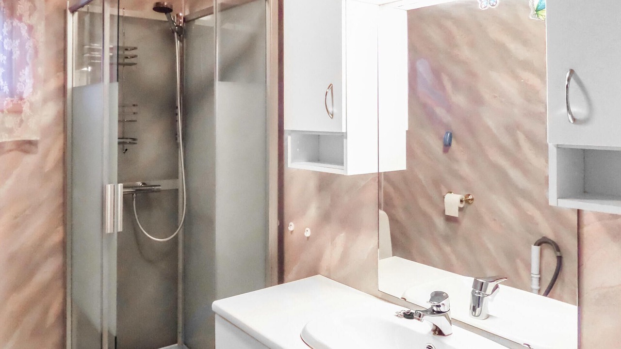 Photo of Bathroom in Akra