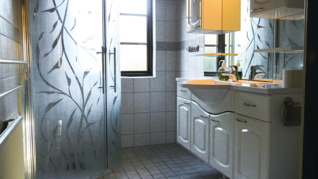 Photo of Bathroom in Borrby