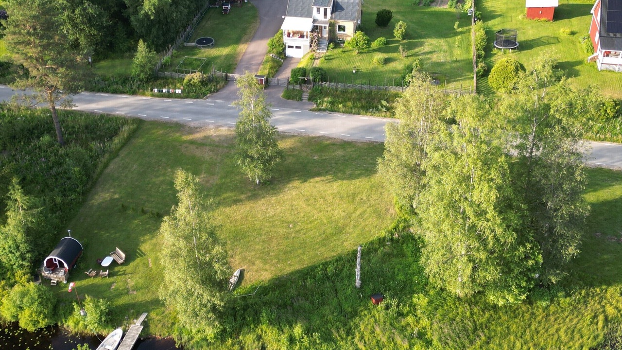 Photo of Others in Axland