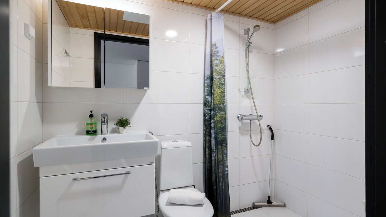 Photo of Bathroom in Lantinen District