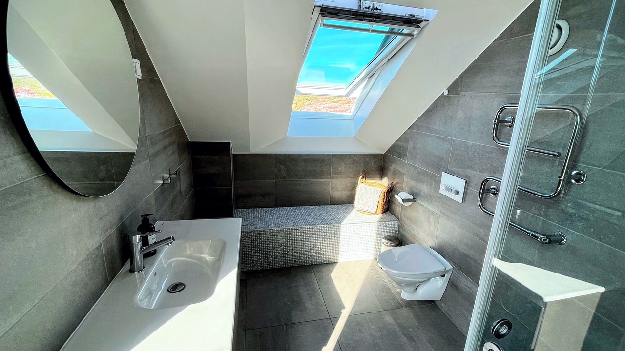 Photo of Bathroom in Karna