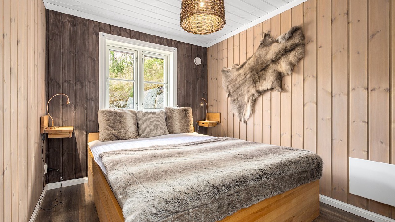 Photo of Bedroom in B