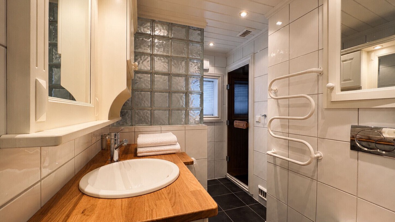 Photo of Bathroom in Hol Municipality