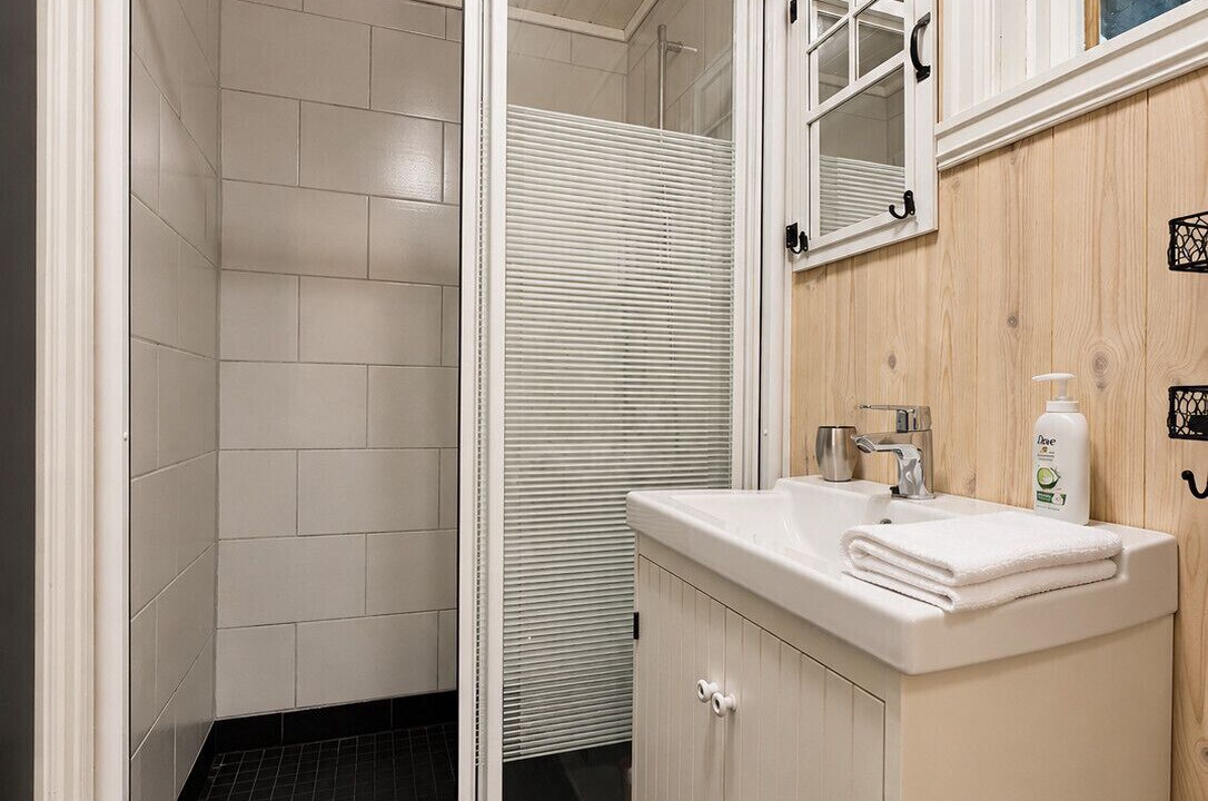 Photo of Bathroom in Hol Municipality