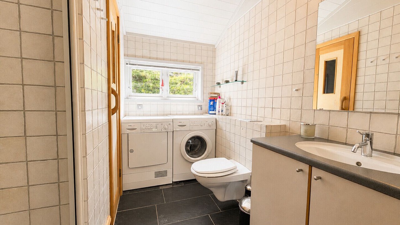 Photo of Bathroom in Hol Municipality