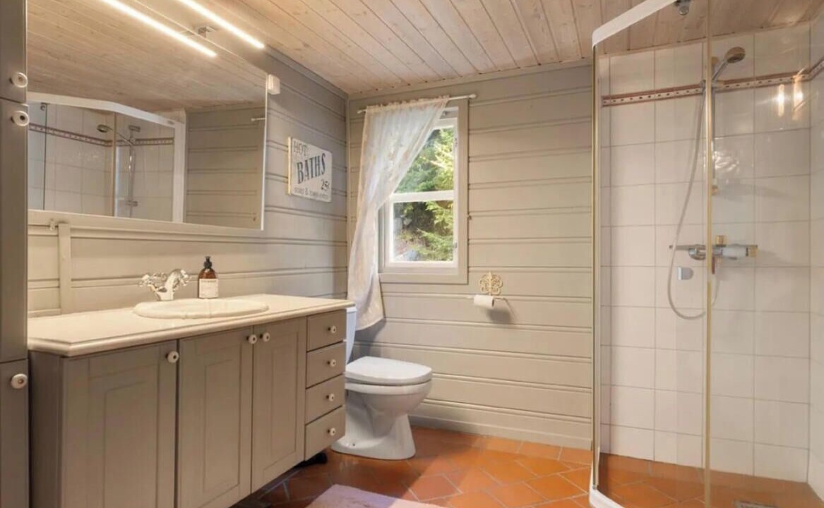 Photo of Bathroom in yer