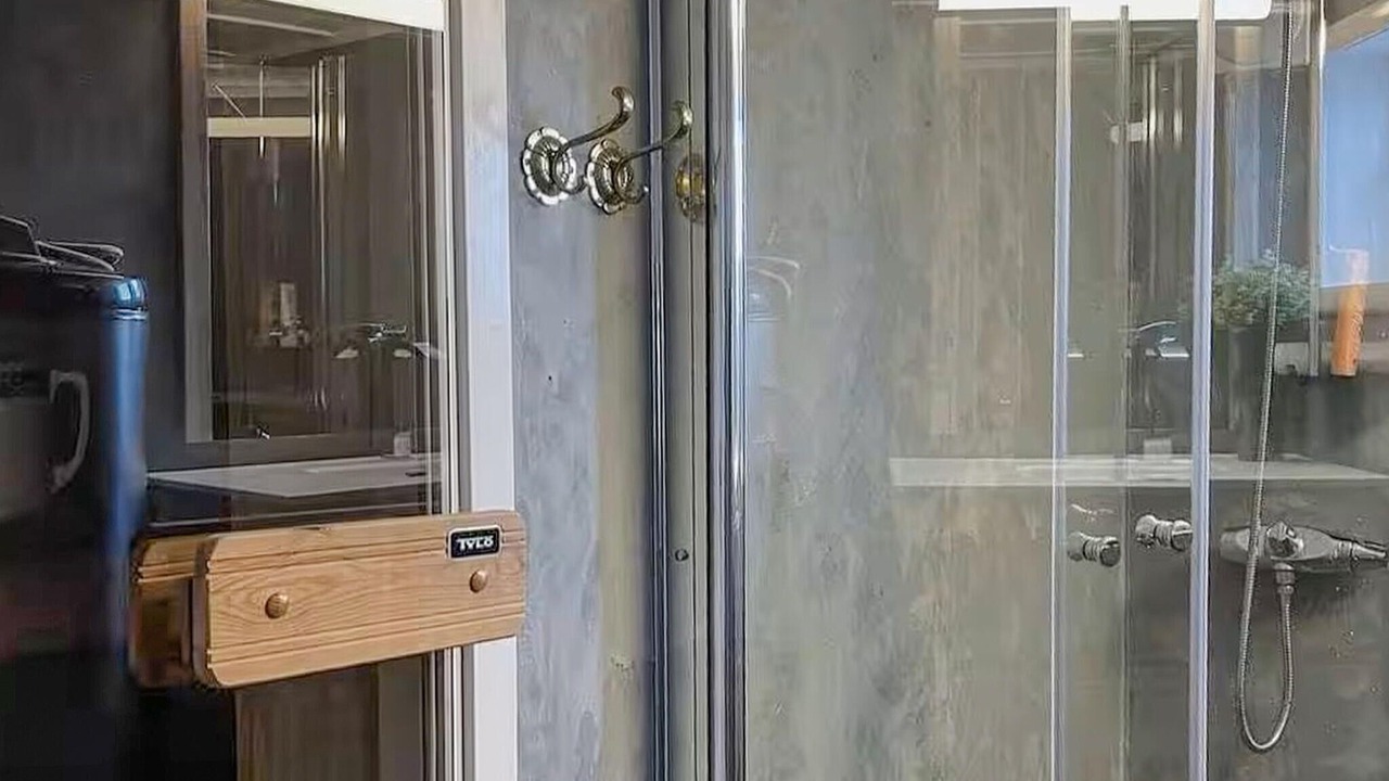 Photo of Bathroom in B