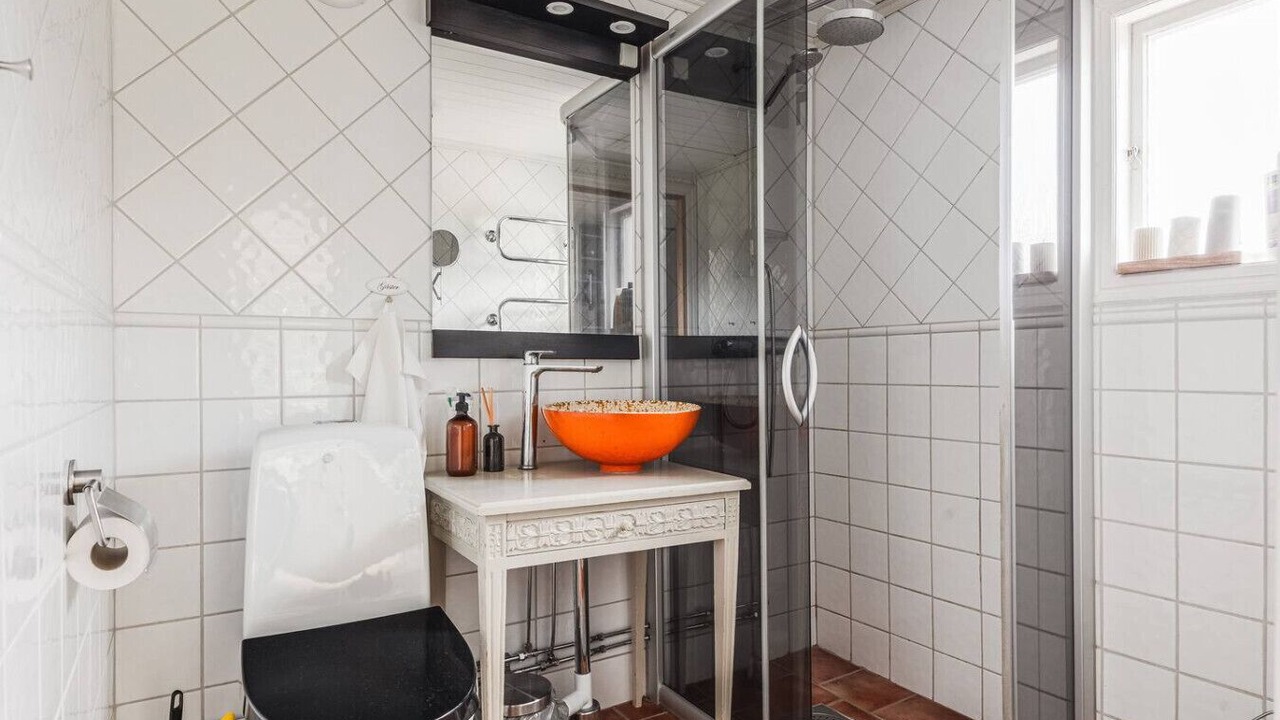 Photo of Bathroom in Axmar