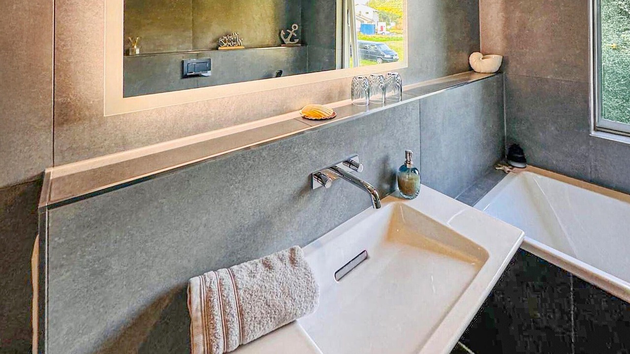 Photo of Bathroom in Luroy