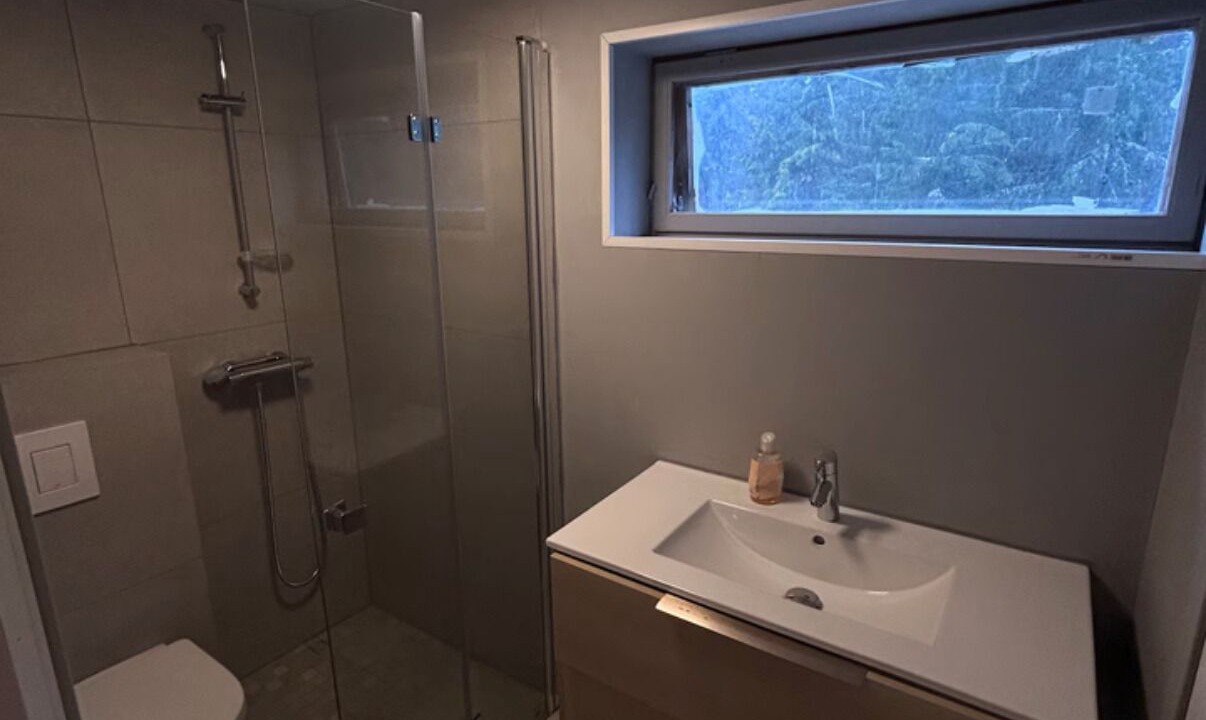 Photo of Bathroom in Losby